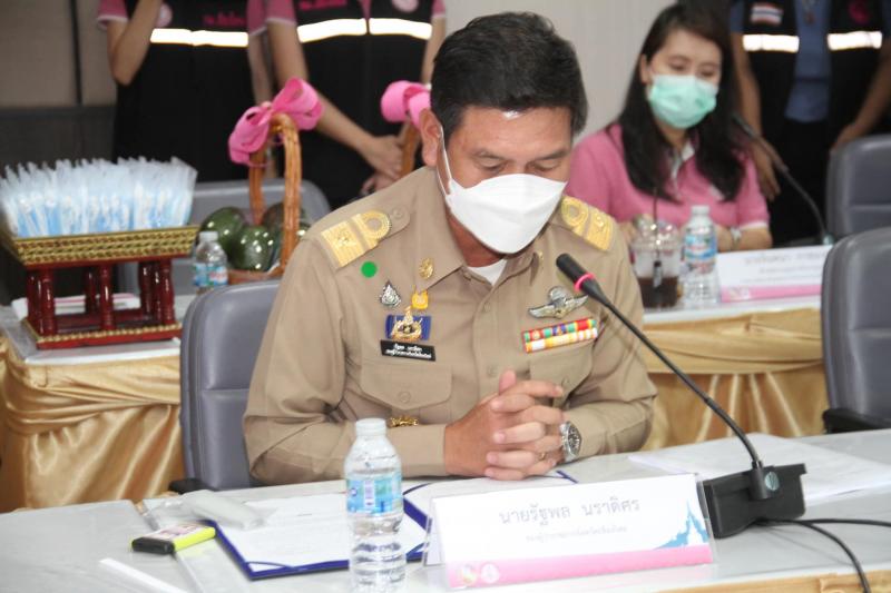 ประธานรัฐสภา พร้อ�