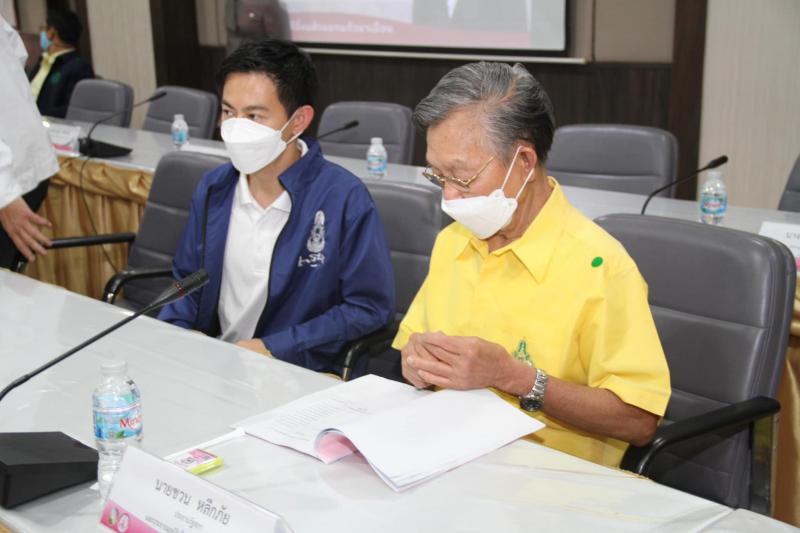 ประธานรัฐสภา พร้อ�