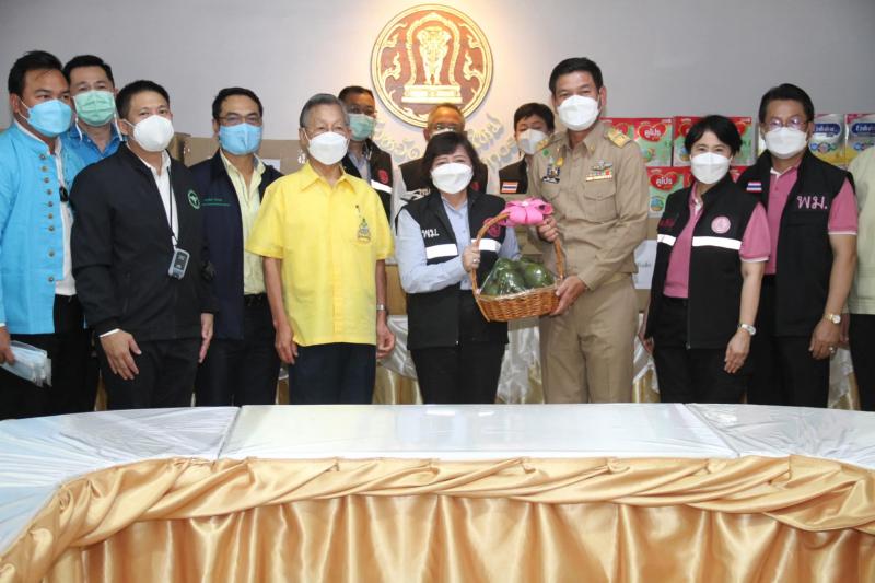 ประธานรัฐสภา พร้อ�