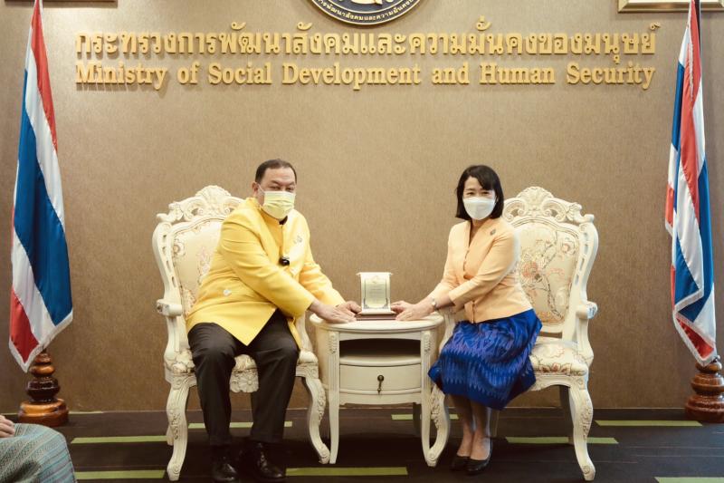 รมว.พม.เป็นประธานใ