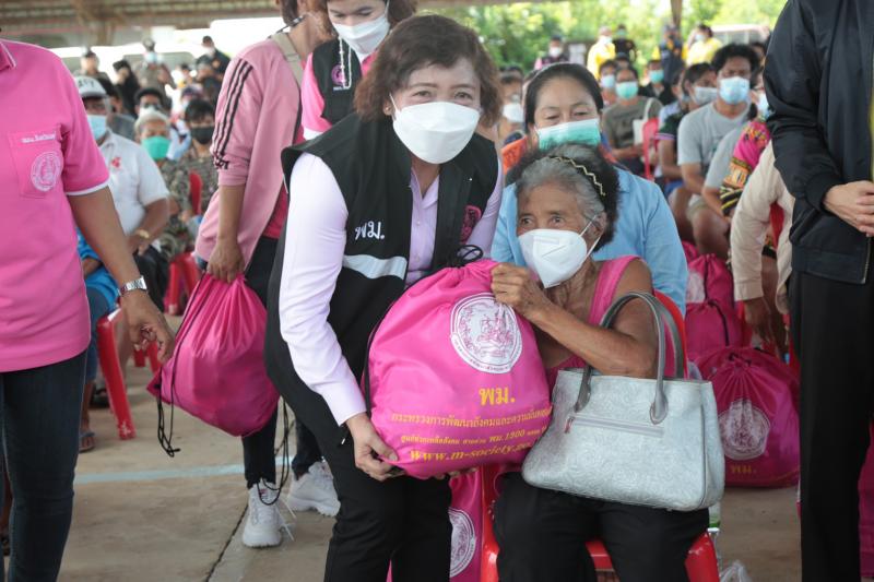ปลัดพม.ลงพื้นที่จ�
