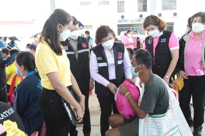 ปลัดพม.ลงพื้นที่จ�