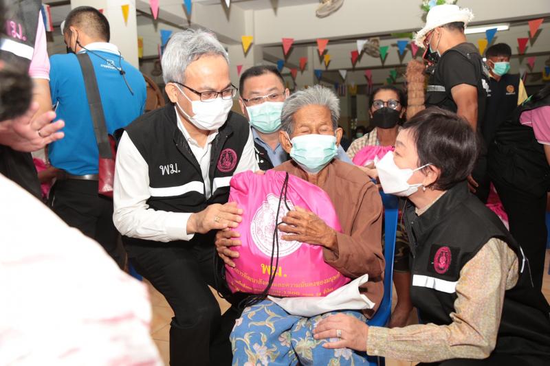 ปลัดพม.ลงพื้นที่จ�