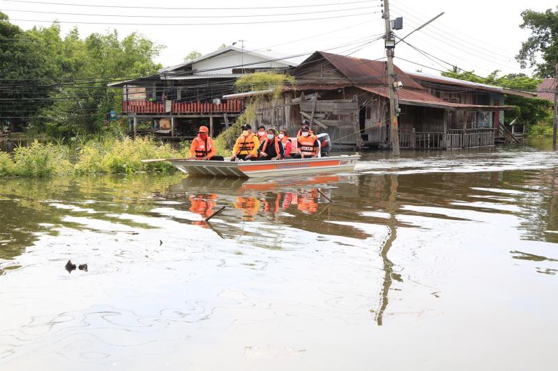 รมว.พม.ลงพื้นที่จั