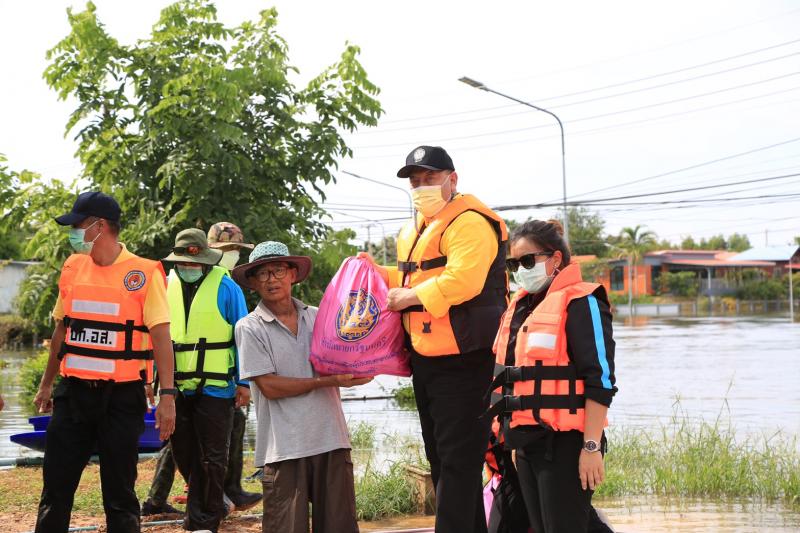 รมว.พม.ลงพื้นที่จั