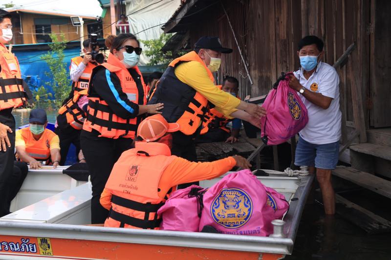 รมว.พม.ลงพื้นที่จั