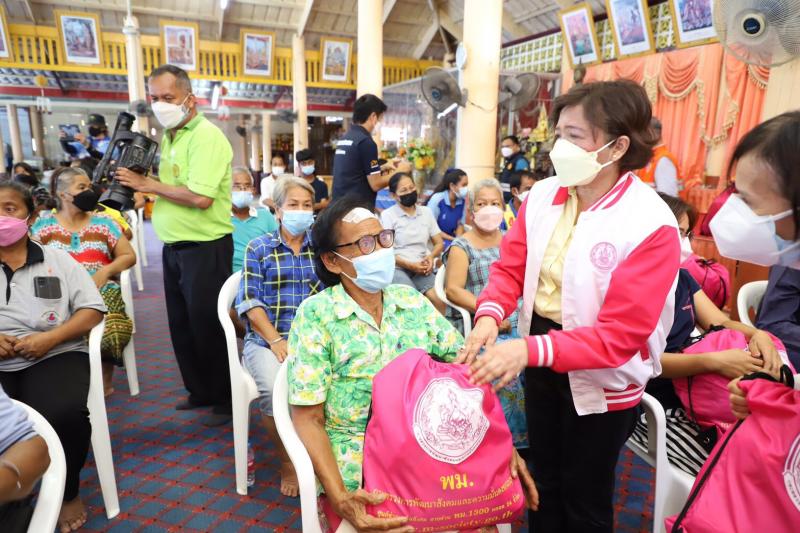 ปลัดพม.ลงพื้นที่จ�