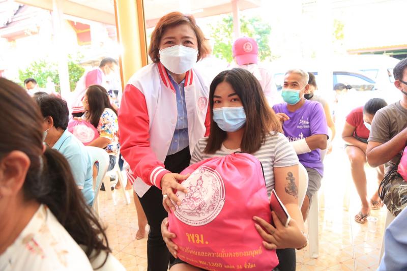 ปลัดพม.ลงพื้นที่จ�