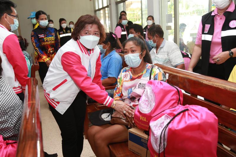 ปลัดพม.ลงพื้นที่จ�