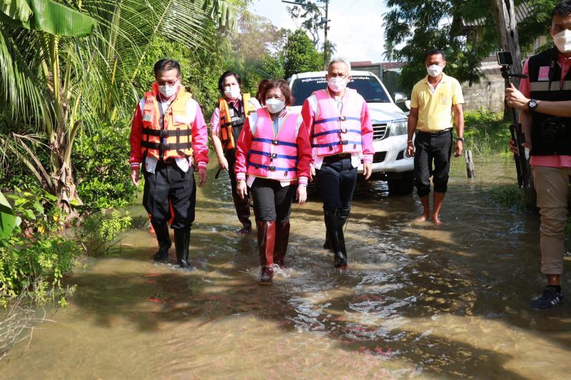ปลัดพม.ลงพื้นที่จ�