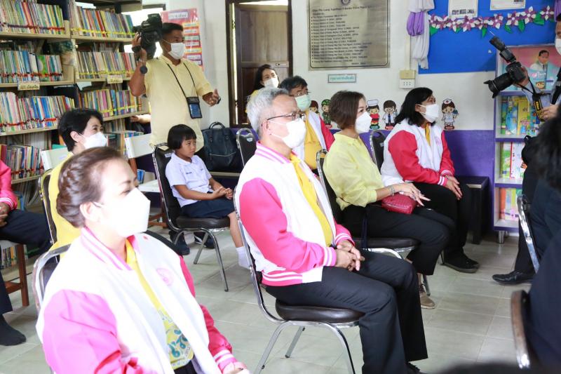 รมว.พม.ลงพื้นที่จั