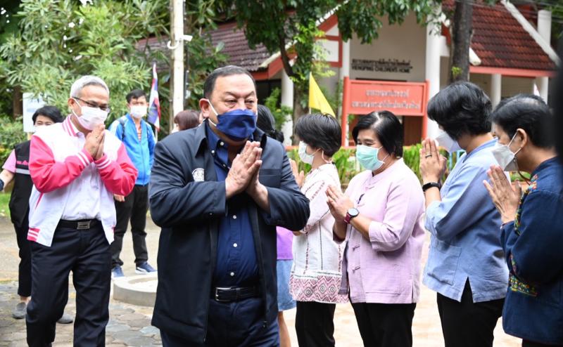 รมว.พม.ลงพื้นที่เย