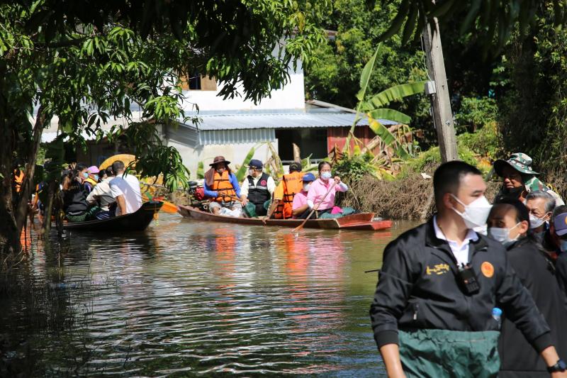 ประธานรัฐสภาพร้อ�