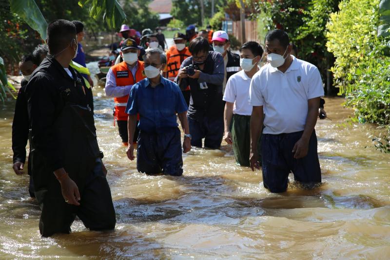 ประธานรัฐสภาพร้อ�