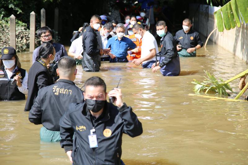 ประธานรัฐสภาพร้อ�