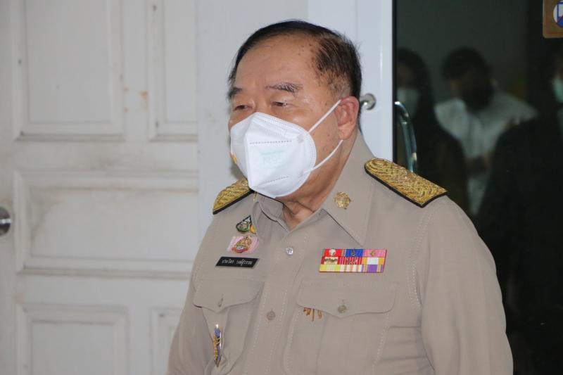 รองนายกรัฐมนตรีเ�
