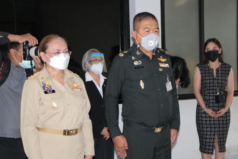 รองนายกรัฐมนตรีเ�