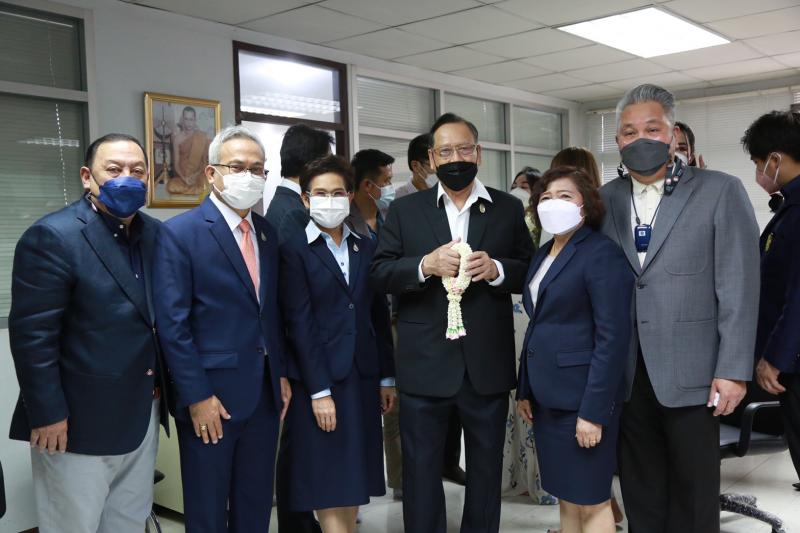 รมว.พม.พร้อมด้วยคณ