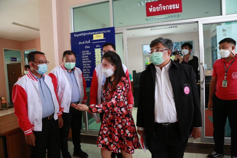 เลขารมว.พม. ลงพื้น�