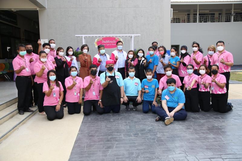 เลขารมว.พม. ลงพื้น�