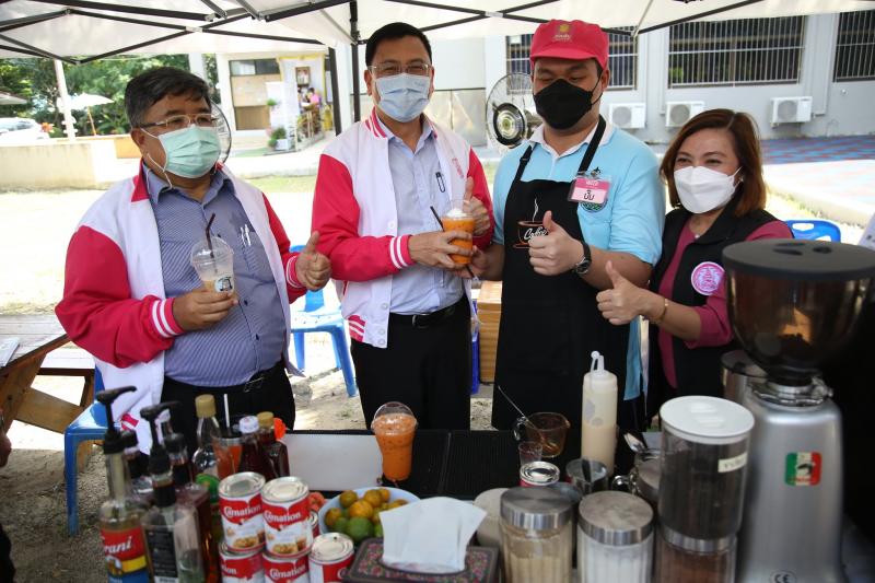 เลขารมว.พม. ลงพื้น�