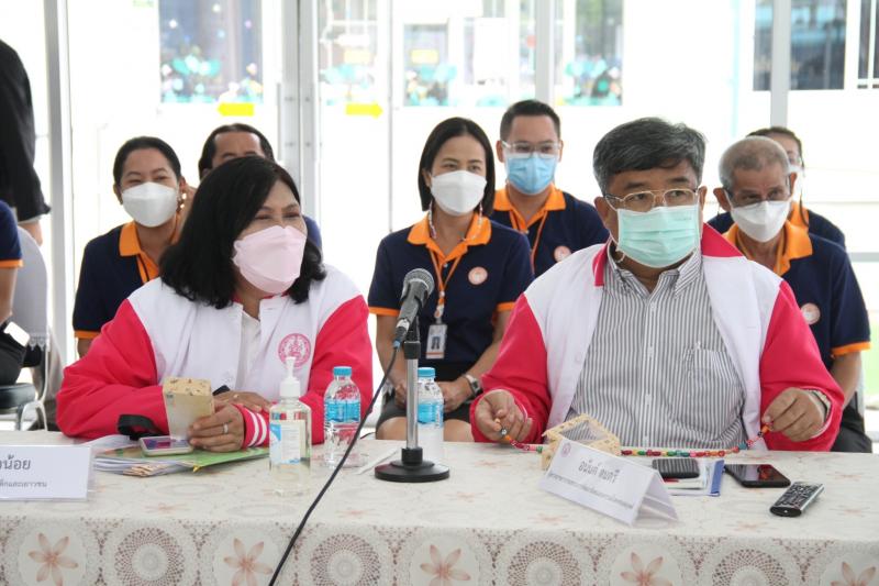 เลขารมว.พม. ลงพื้น�
