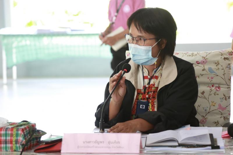 รมว.พม.ลงพื้นที่จ.�