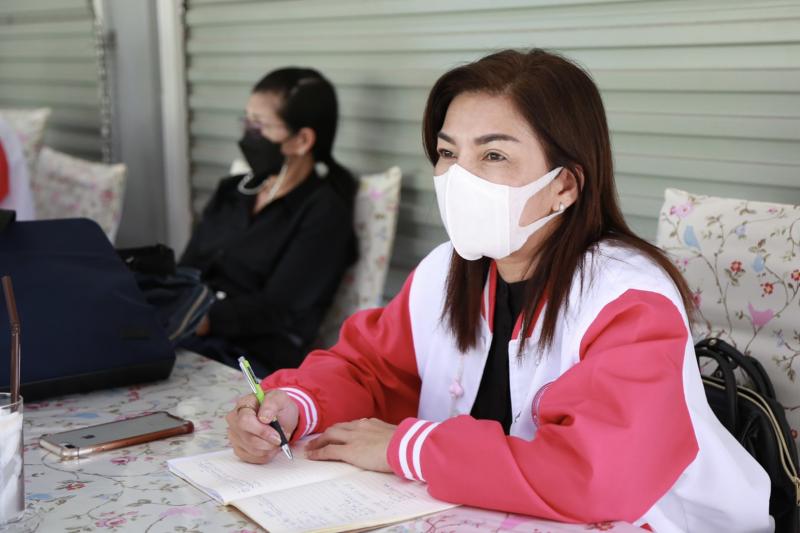 รมว.พม.ลงพื้นที่จ.�