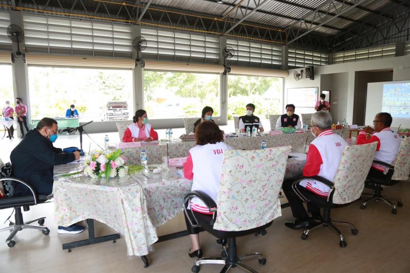 รมว.พม.ลงพื้นที่จ.�