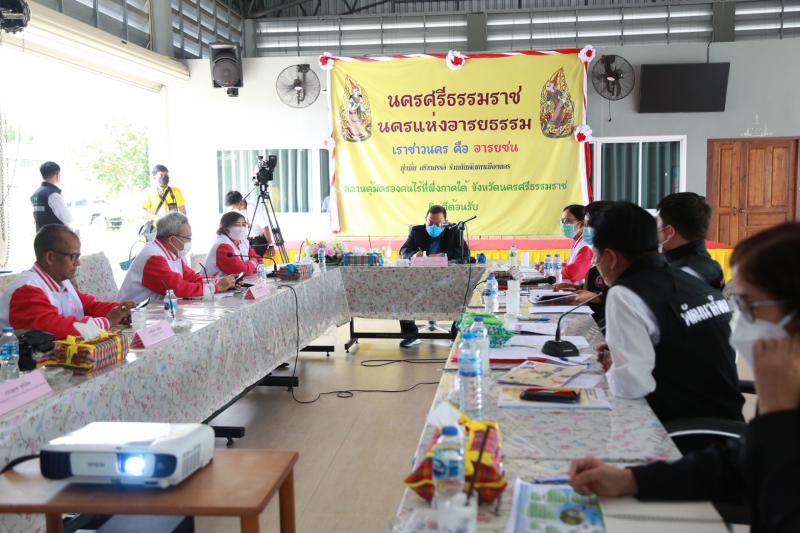 รมว.พม.ลงพื้นที่จ.�
