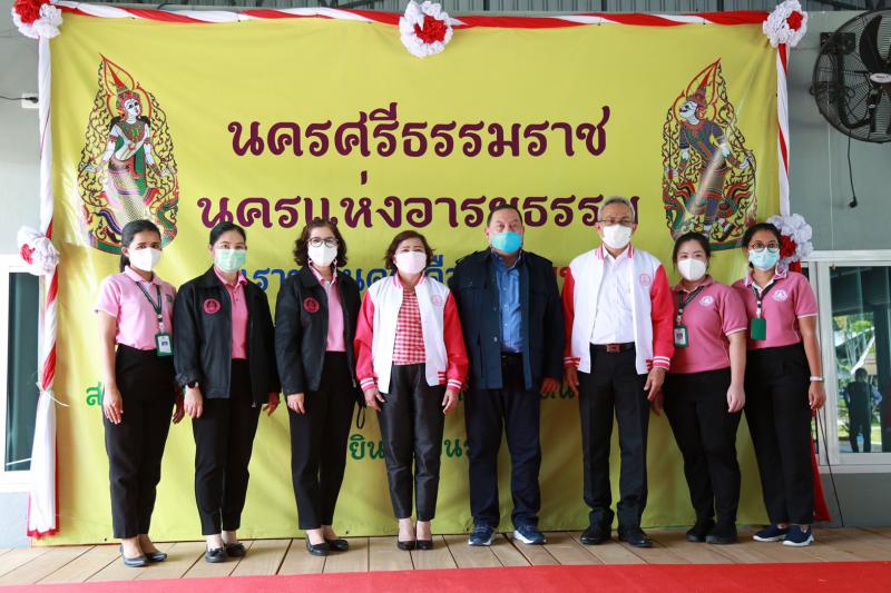 รมว.พม.ลงพื้นที่จ.�
