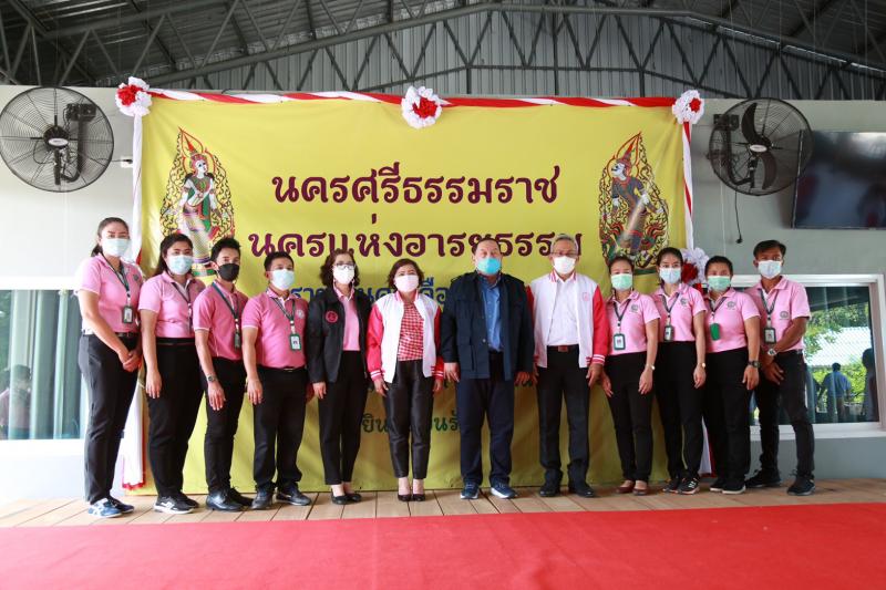 รมว.พม.ลงพื้นที่จ.�