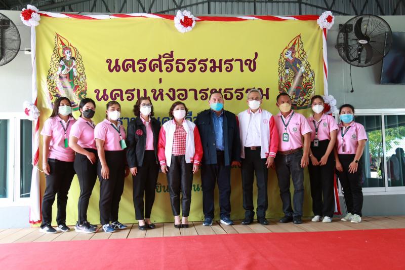 รมว.พม.ลงพื้นที่จ.�