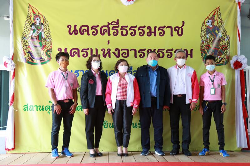 รมว.พม.ลงพื้นที่จ.�