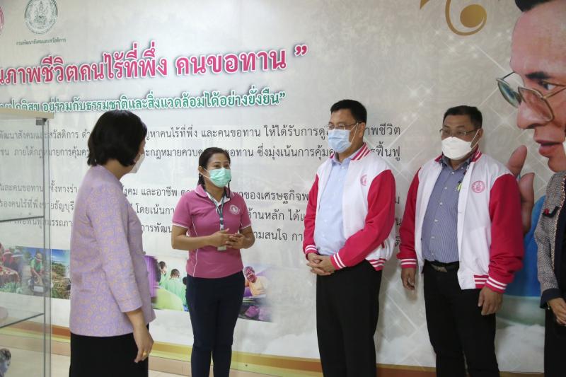 เลขารมว.พม.ลงพื้นท