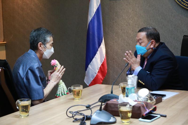 รมว.พม.ให้พอช. เข้า�