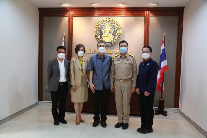 รมว.พม.ให้พอช. เข้า�