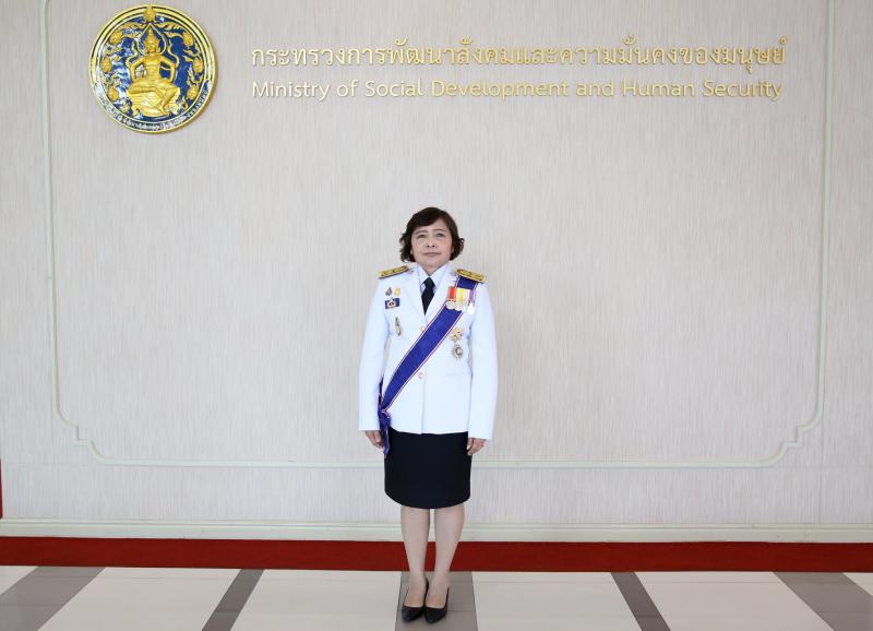 ปลัดพม. เฝ้ารับเสด