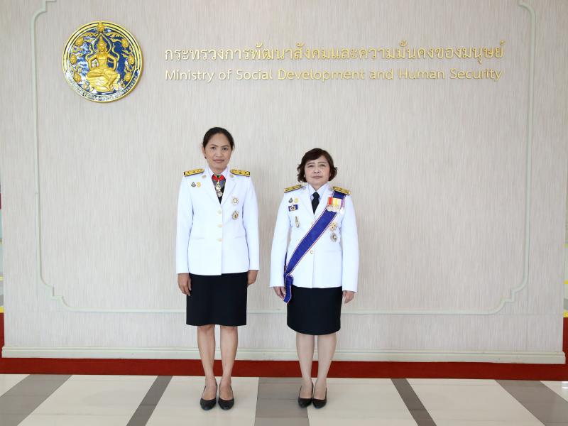 ปลัดพม. เฝ้ารับเสด