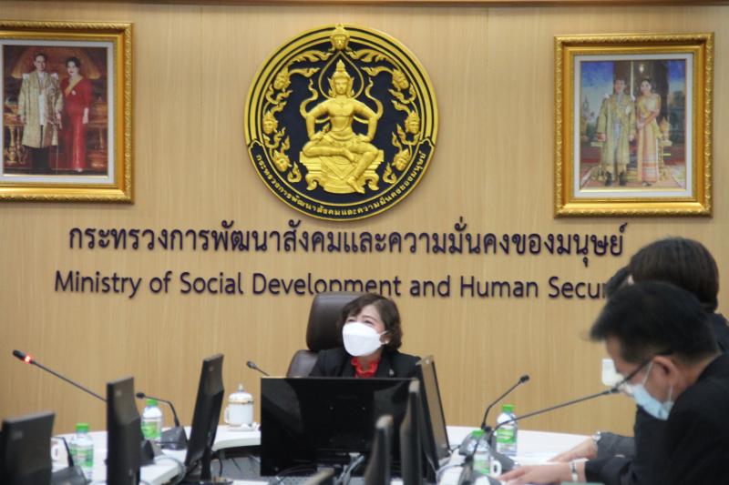 ปลัดพม.ให้กรรมการ�