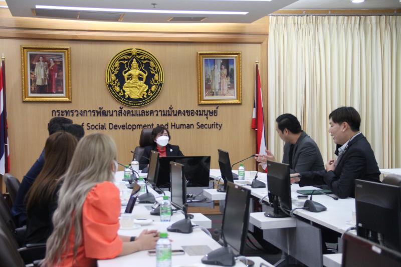 ปลัดพม.ให้กรรมการ�