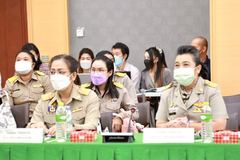 รองปลัดพม.เป็นประ�