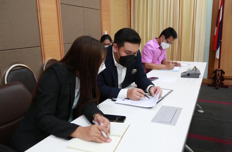 ปลัดพม.หารือกับผู�