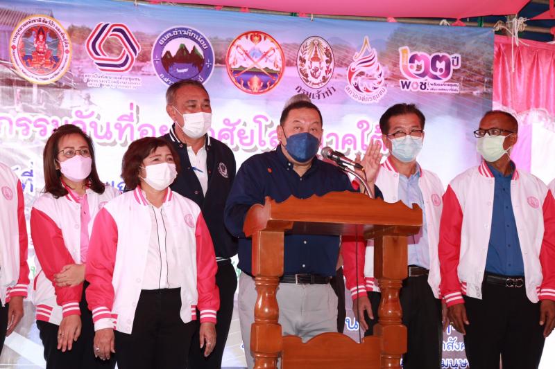 รมว.พม.พร้อมด้วยคณ