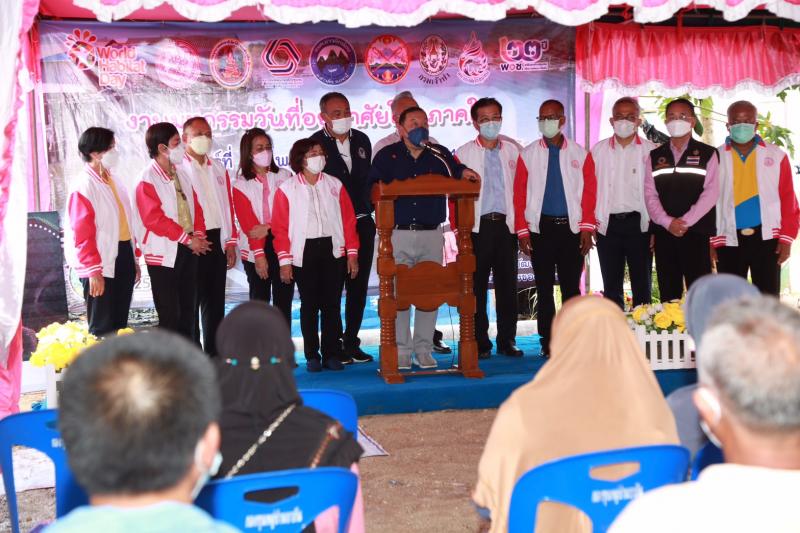 รมว.พม.พร้อมด้วยคณ