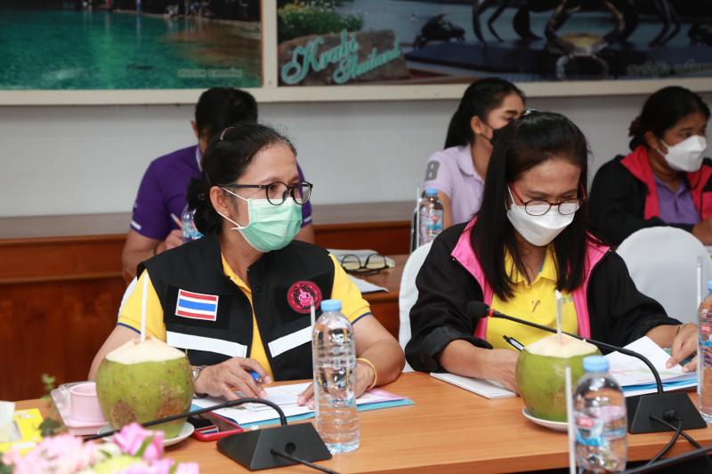 ปลัดพม.พร้อมด้วยค�