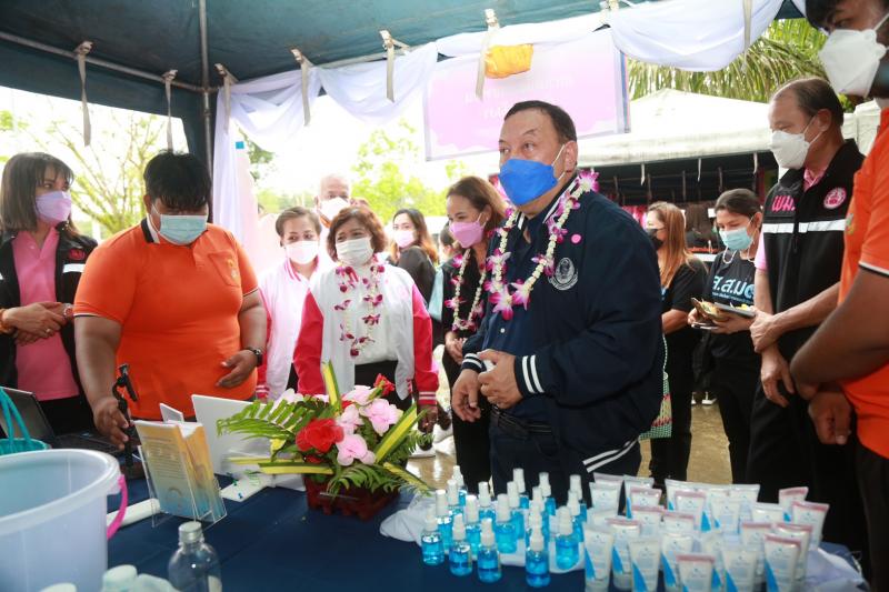รมว.พม.ลงพื้นที่จั