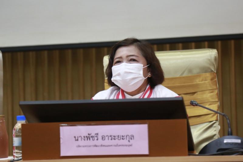 รมว.พม.พร้อมคณะผู้