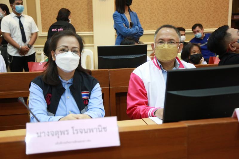 รมว.พม.พร้อมคณะผู้