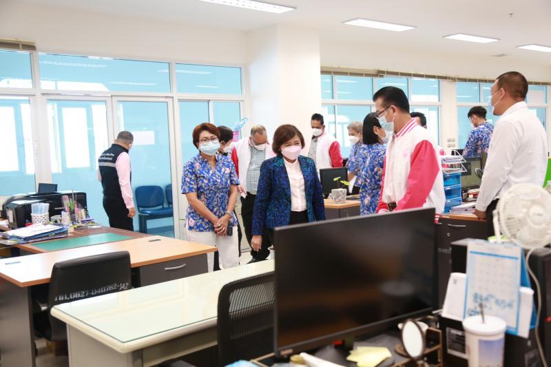 ปลัดพม.พร้อมด้วยผ�